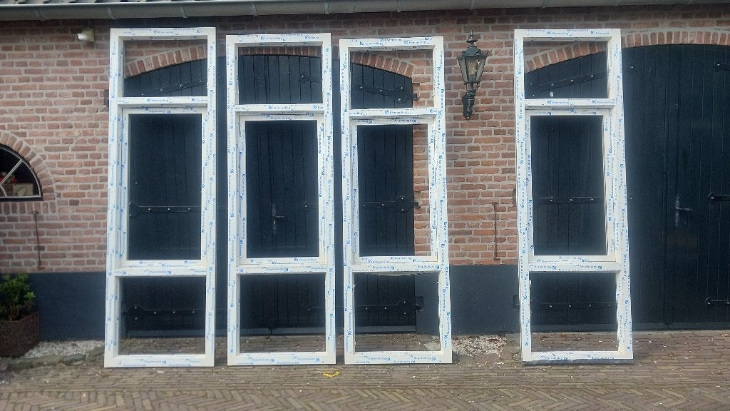 3 kunststof kozijnen met rechtsdraaiende kantelkiep, 75 tot 150 cm, Kunststof, Raamkozijn, Nieuw