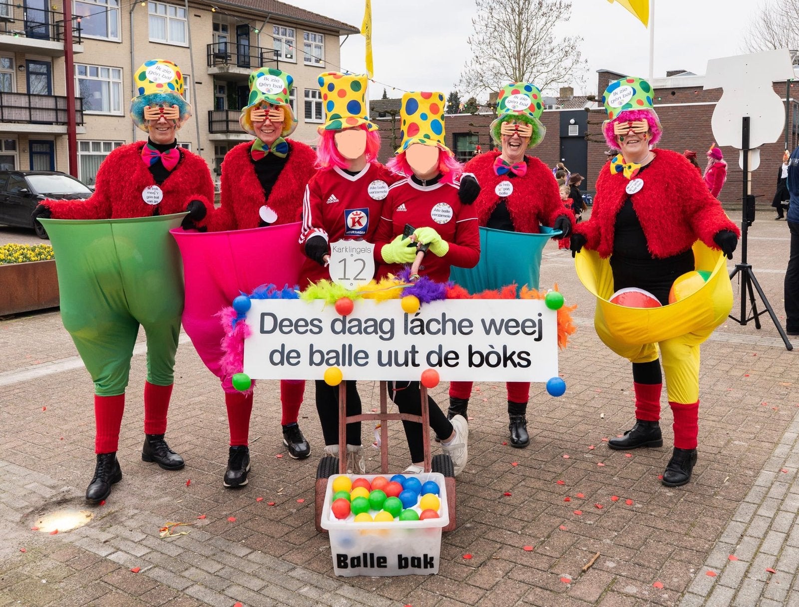 Carnavalskleding 'Loopgroep' - Compleet Pakket, Kleding | Dames, Carnaval, Maat 42/44 (L), Ophalen of Verzenden, Kleding