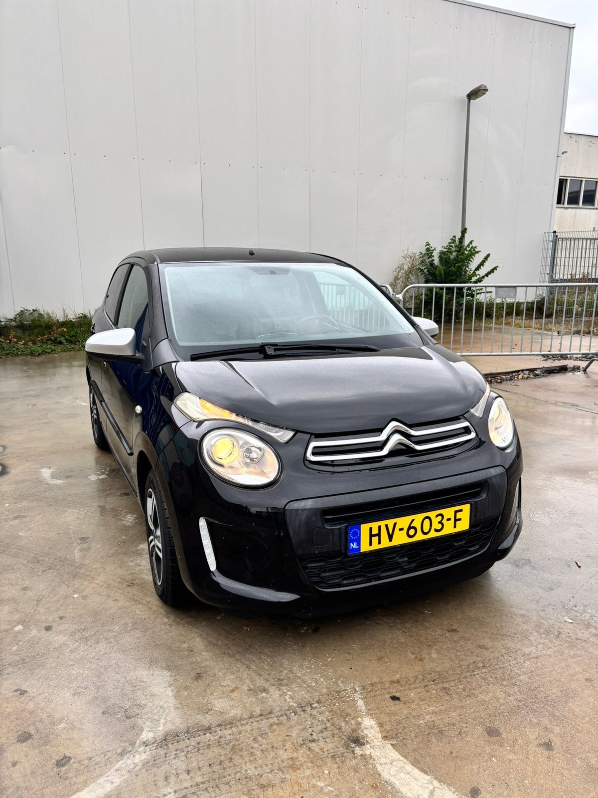 Citroën C1 1.0 VTi Airscape 68PK S&S 5D 2016 Zwart, Voorwielaandrijving, 4 stoelen, C1, Zwart
