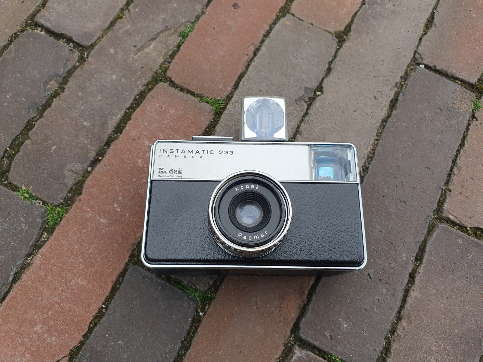 Prachtige Kodak Instamatic 233 met Flitsblokje €39, Ophalen of Verzenden, Zo goed als nieuw, Compact, Kodak