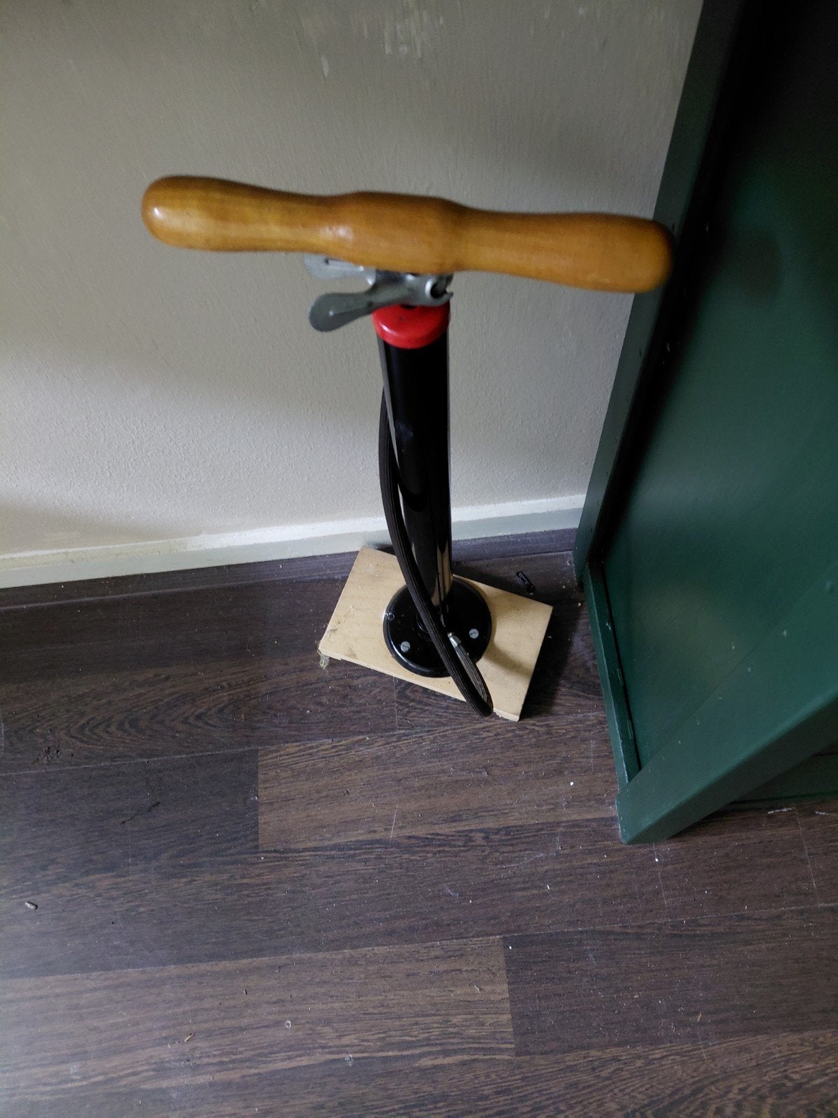 Goede fietspomp, Ophalen
