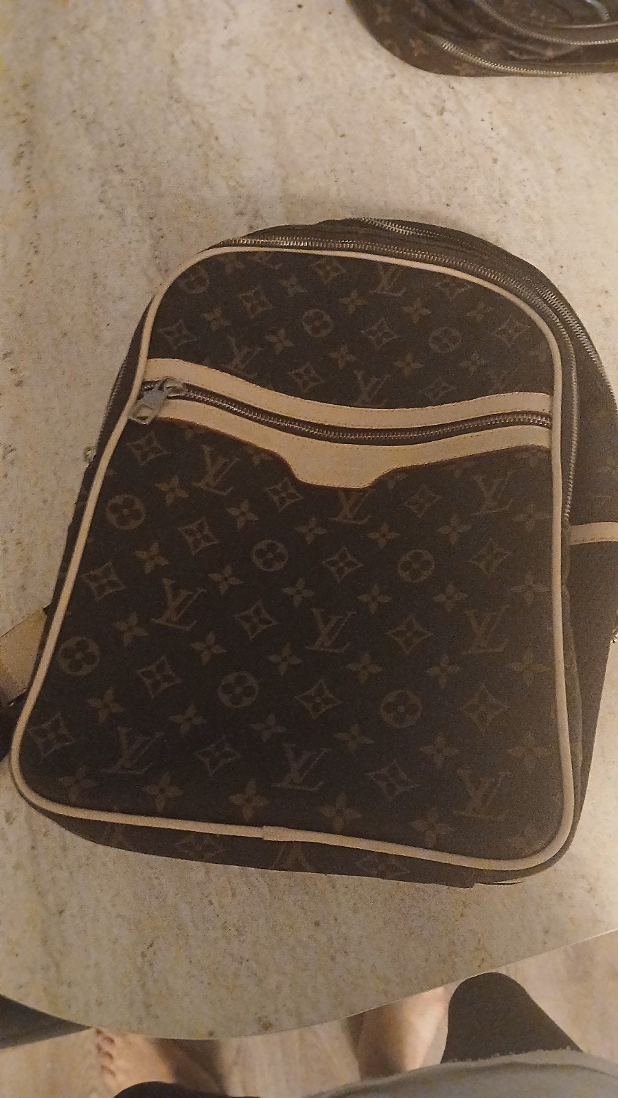Louis Vuitton Monogram Rugzak - Stijlvol en Compact, Sieraden, Tassen en Uiterlijk, Tassen | Rugtassen, Gebruikt, 25 tot 40 cm