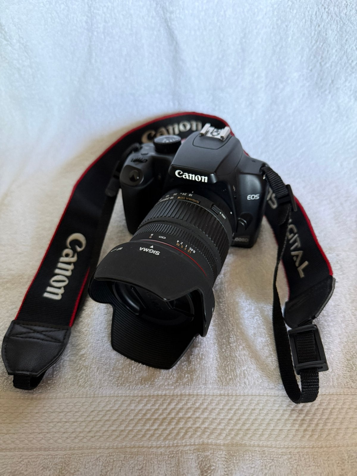 Te Koop Canon 1000D met Sigma DC 18-200mm 1:3.5-6.3, Ingebouwde flitser, Geheugenkaart, Spiegelreflex, Canon