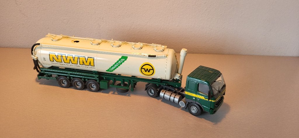 Tekno NWM Uithoorn tankoplegger + Volvo trekker (incompleet), Hobby en Vrije tijd, Modelauto's | 1:50, Ophalen of Verzenden, Gebruikt