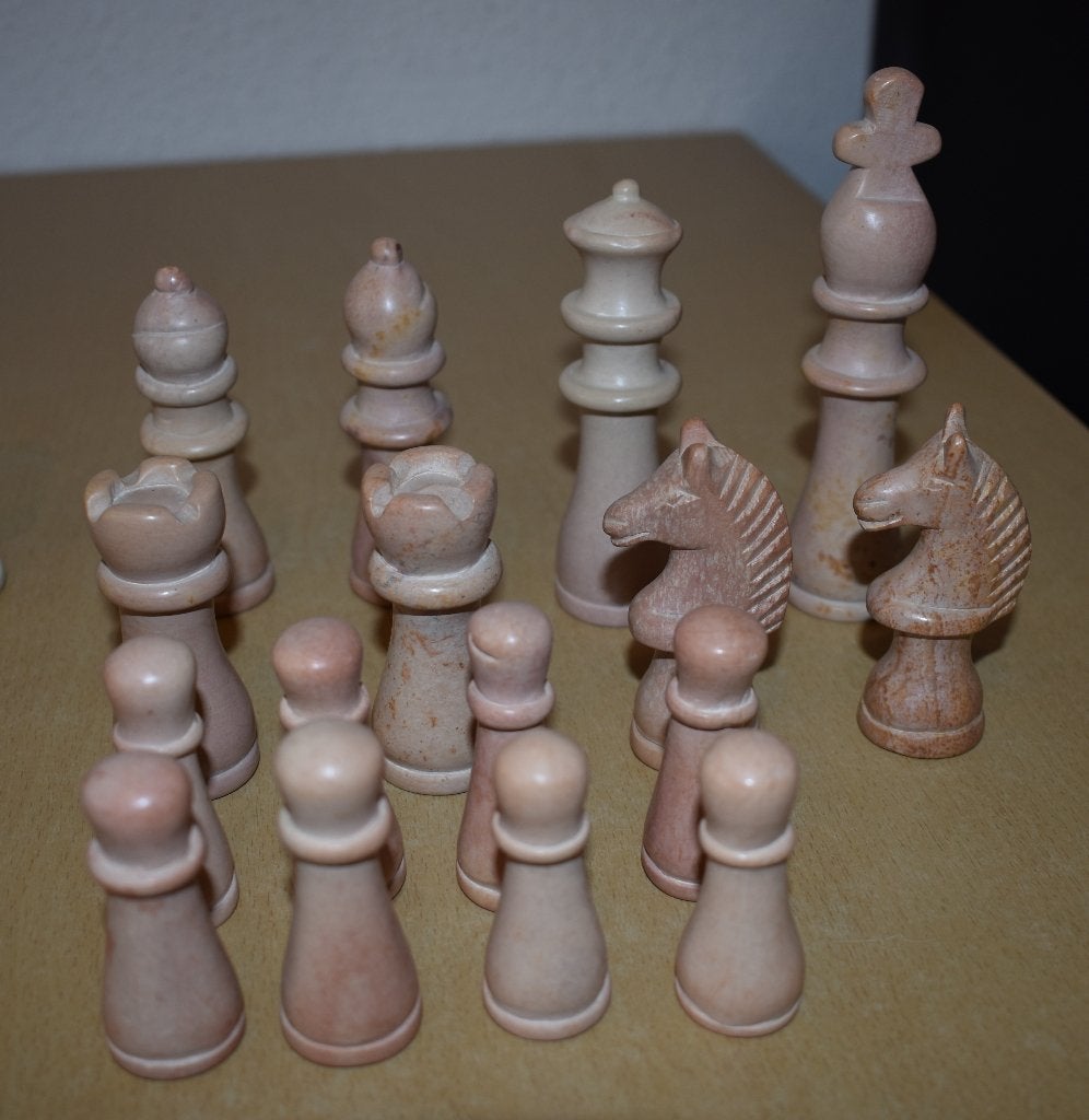 Schaakstukken van speksteen ., Een of twee spelers, Ophalen of Verzenden, Gebruikt, Onbekend