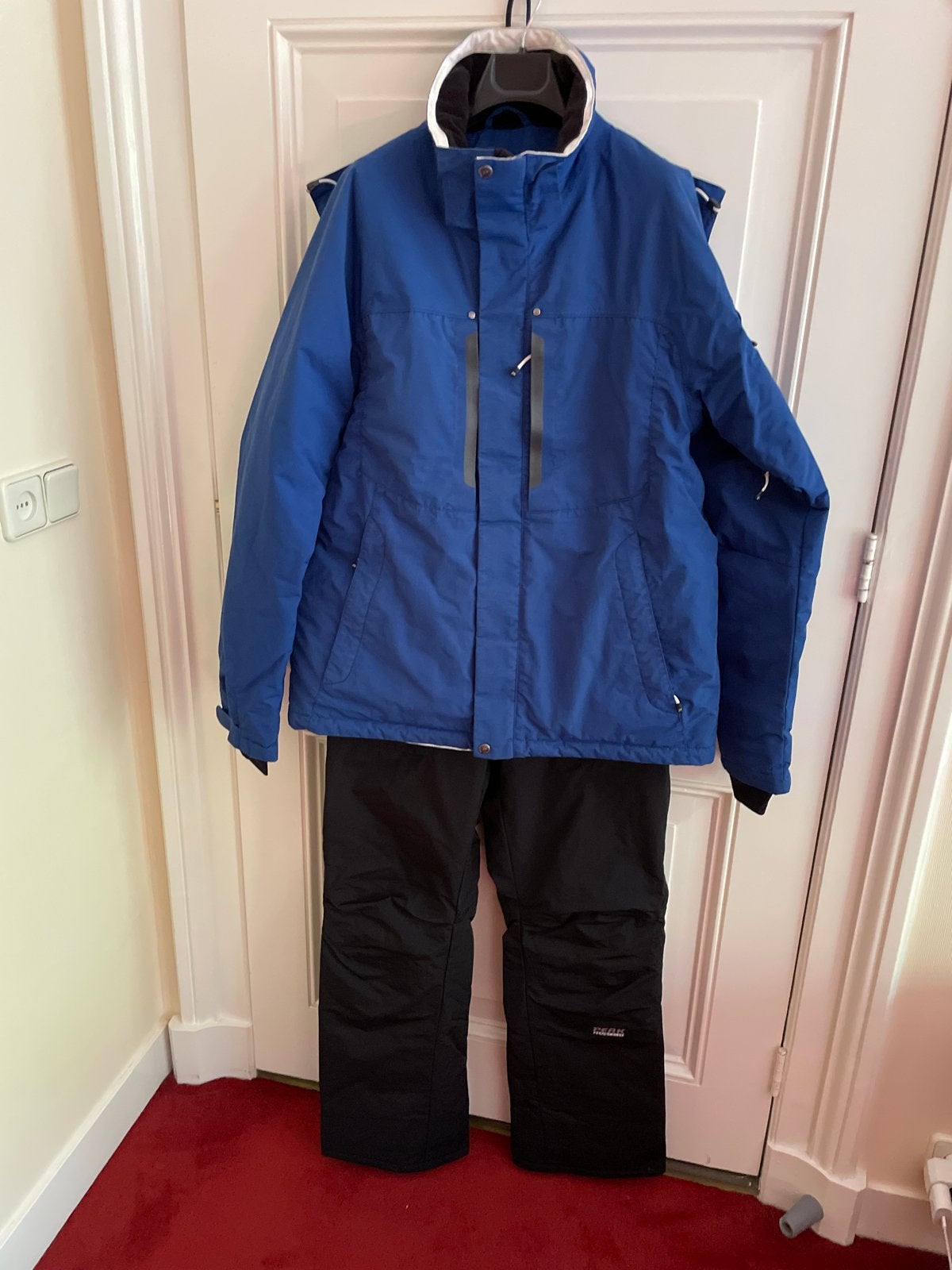 Peak Performance ski-jas en skibroek., Ophalen, Zo goed als nieuw, Maat 42/44 (L), Pak