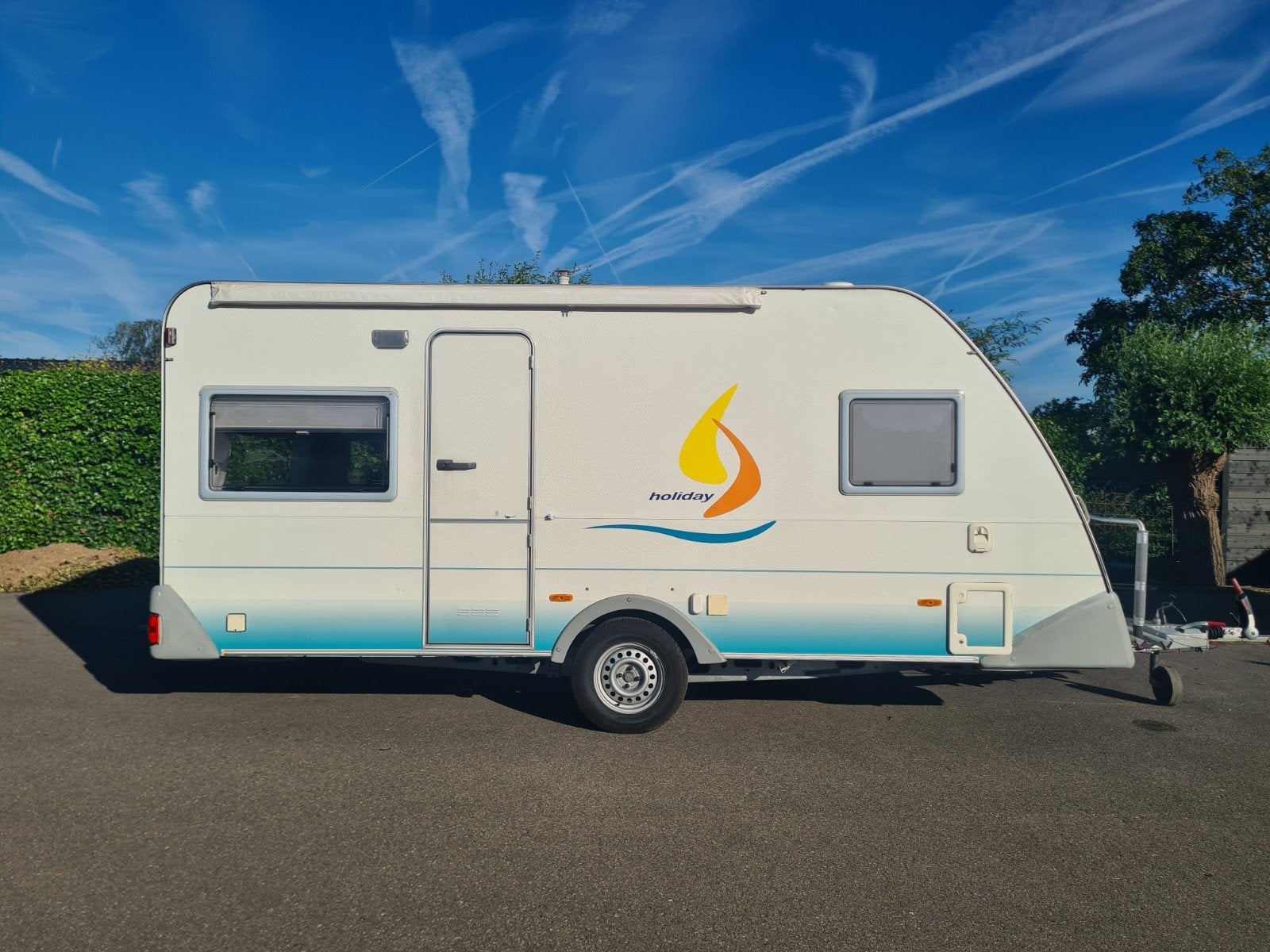 Eifelland Holiday 450 ( incl. stallingsmogelijkheid ), Rondzit, Frans bed, Bedrijf, Eifelland
