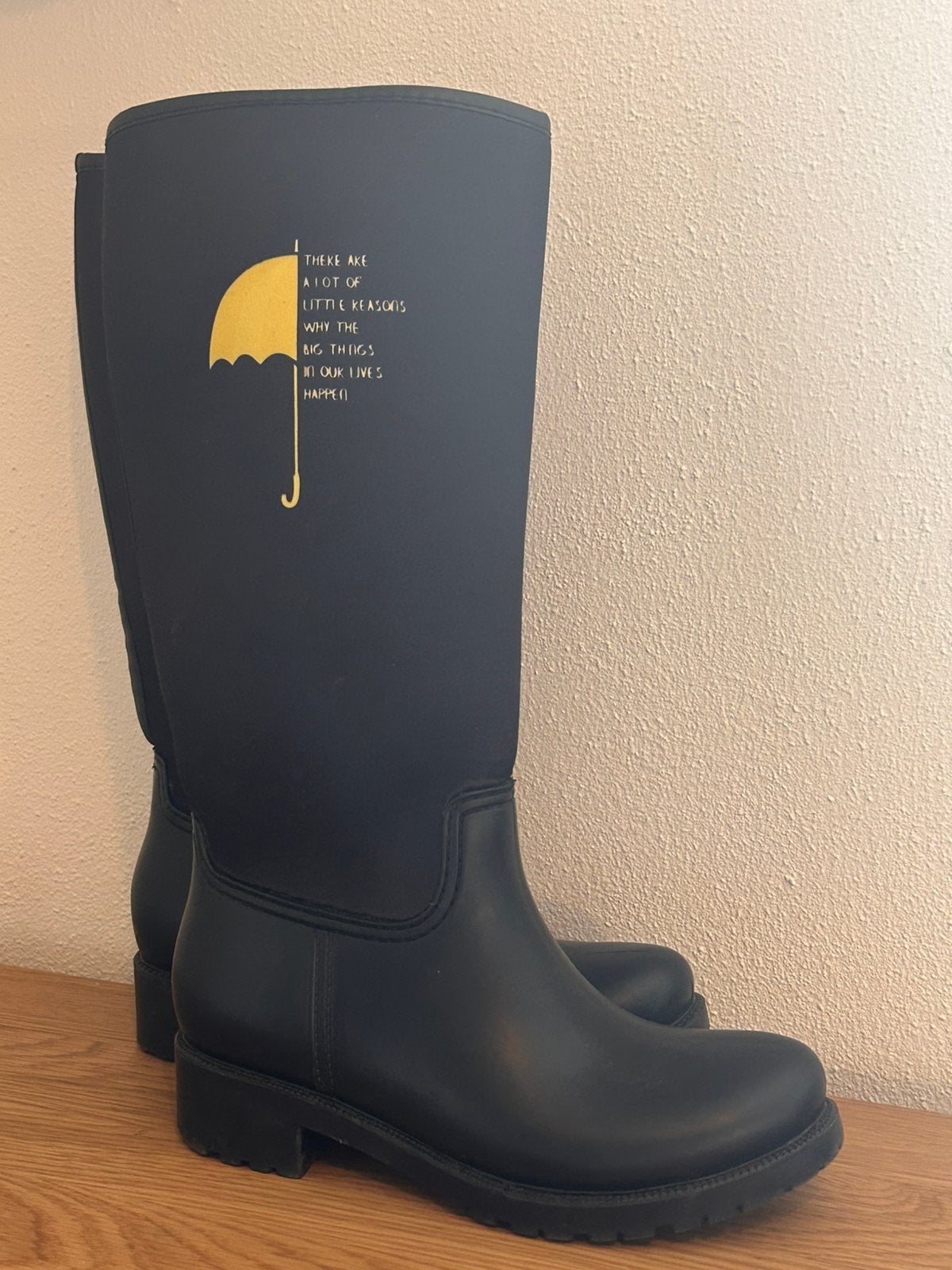 Zwarte hoge regenlaarzen / rubberlaarzen met print, Kleding | Dames, Schoenen, Ophalen, Gedragen, Zwart, Hoge laarzen