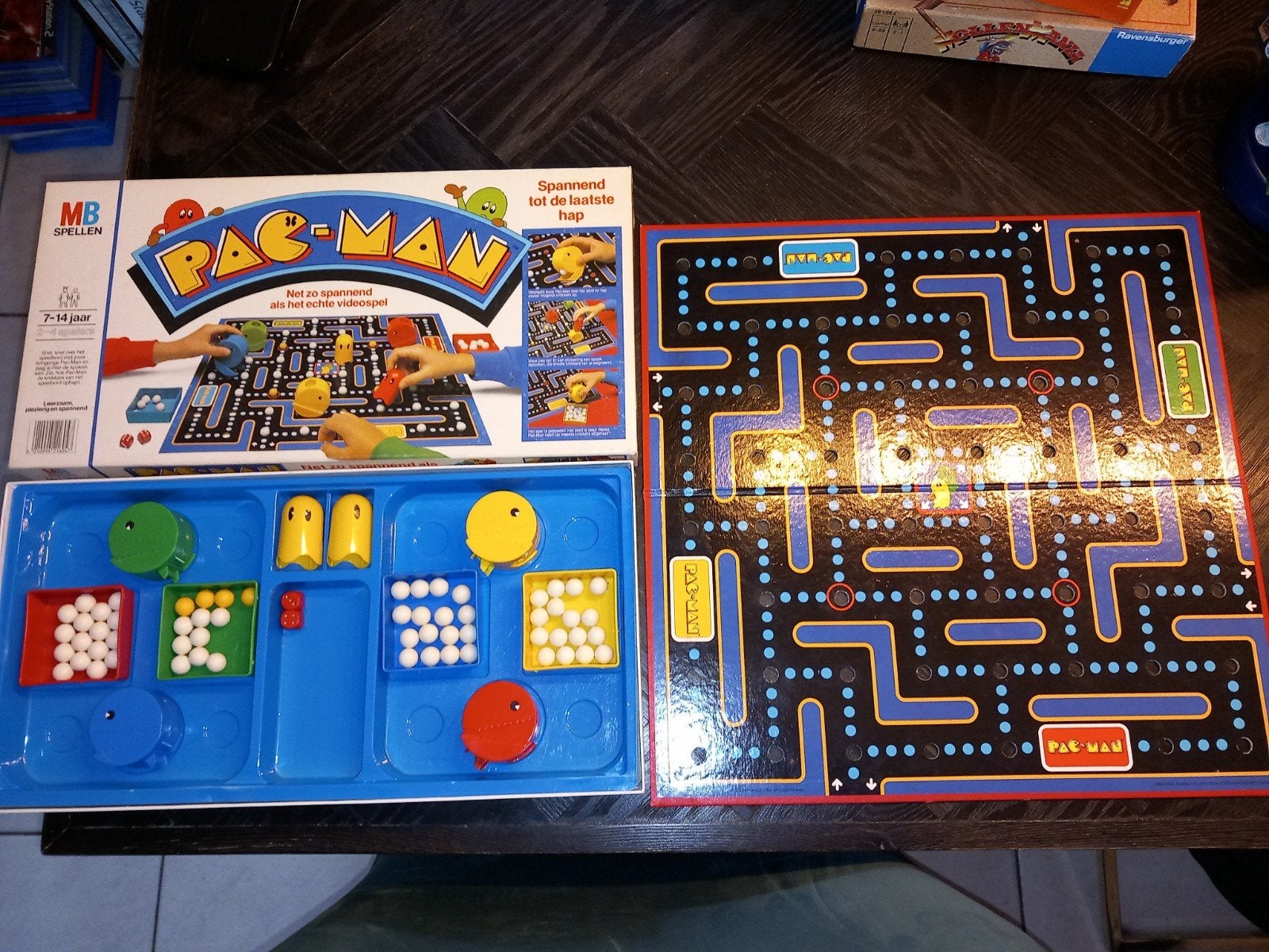 Vintage MB Spellen Pac-Man Bordspel - Compleet en Goed, Onbekend, Ophalen of Verzenden, Onbekend, Een of twee spelers