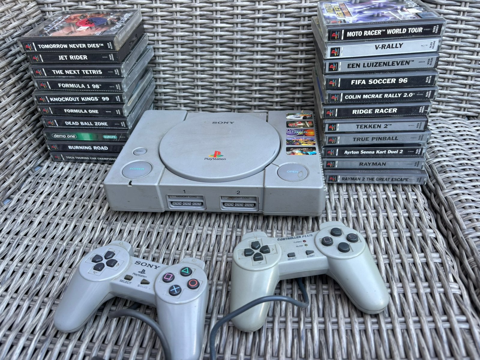 Groot PlayStation 1 pakket, Spelcomputers en Games, Spelcomputers | Sony PlayStation 1, Ophalen of Verzenden, Gebruikt, Met 2 controllers