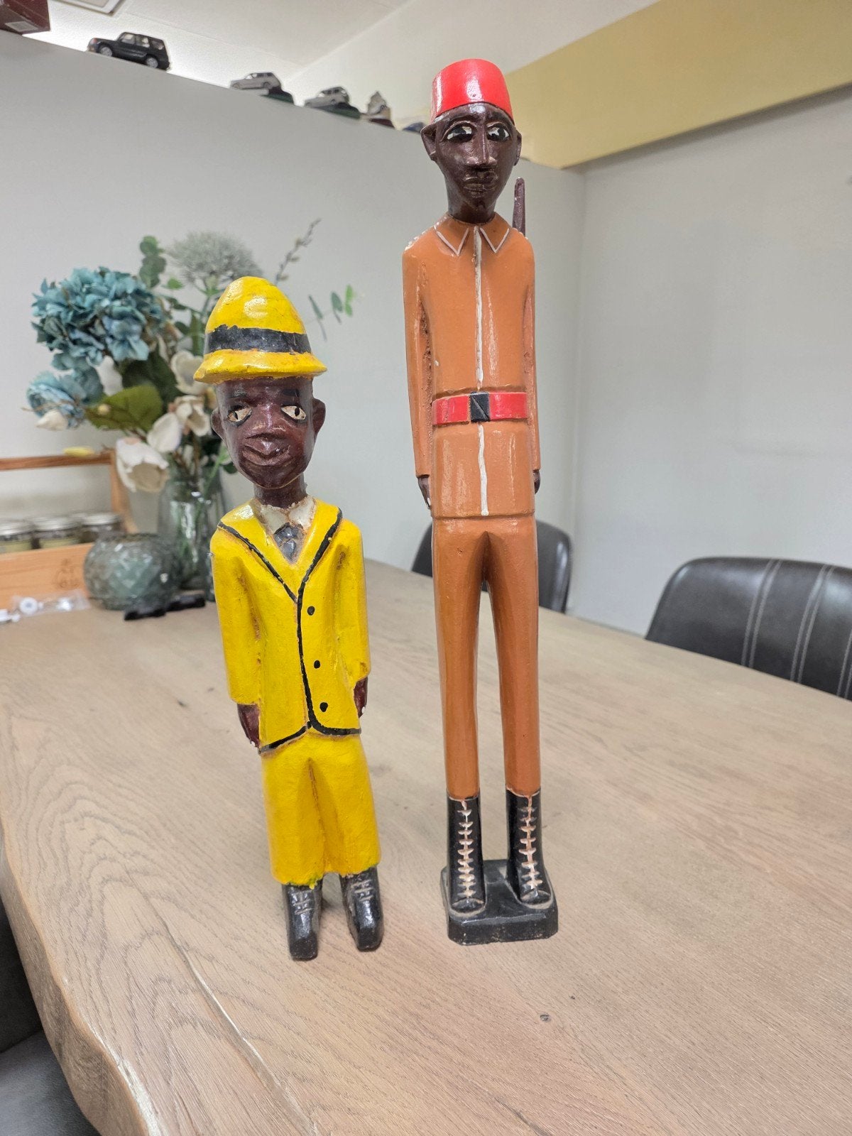 Houten beelden: Afrikaanse figuren, handgesneden, Antiek en Kunst, Ophalen, 20 - 50 cm, Beeld, Hout