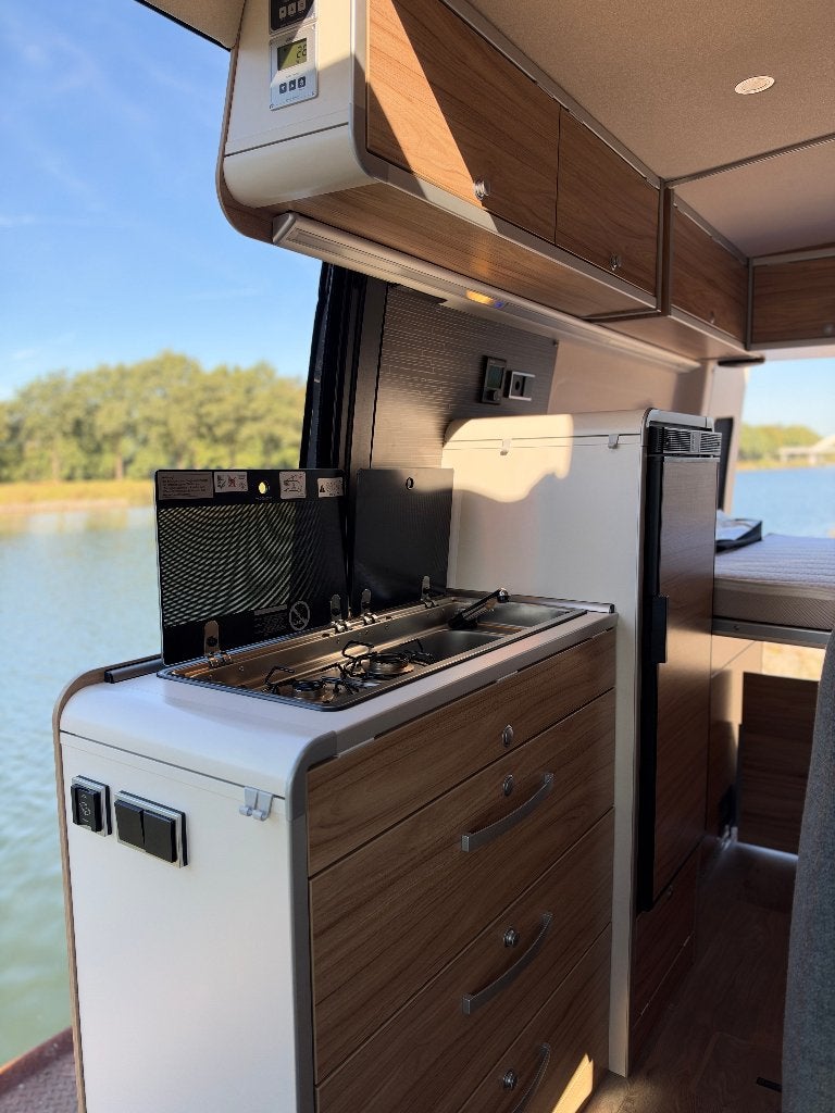 Foto 7 van Hymer Grand Canyon S 4x4, Lithium, Solar, 1e eig, topstaat