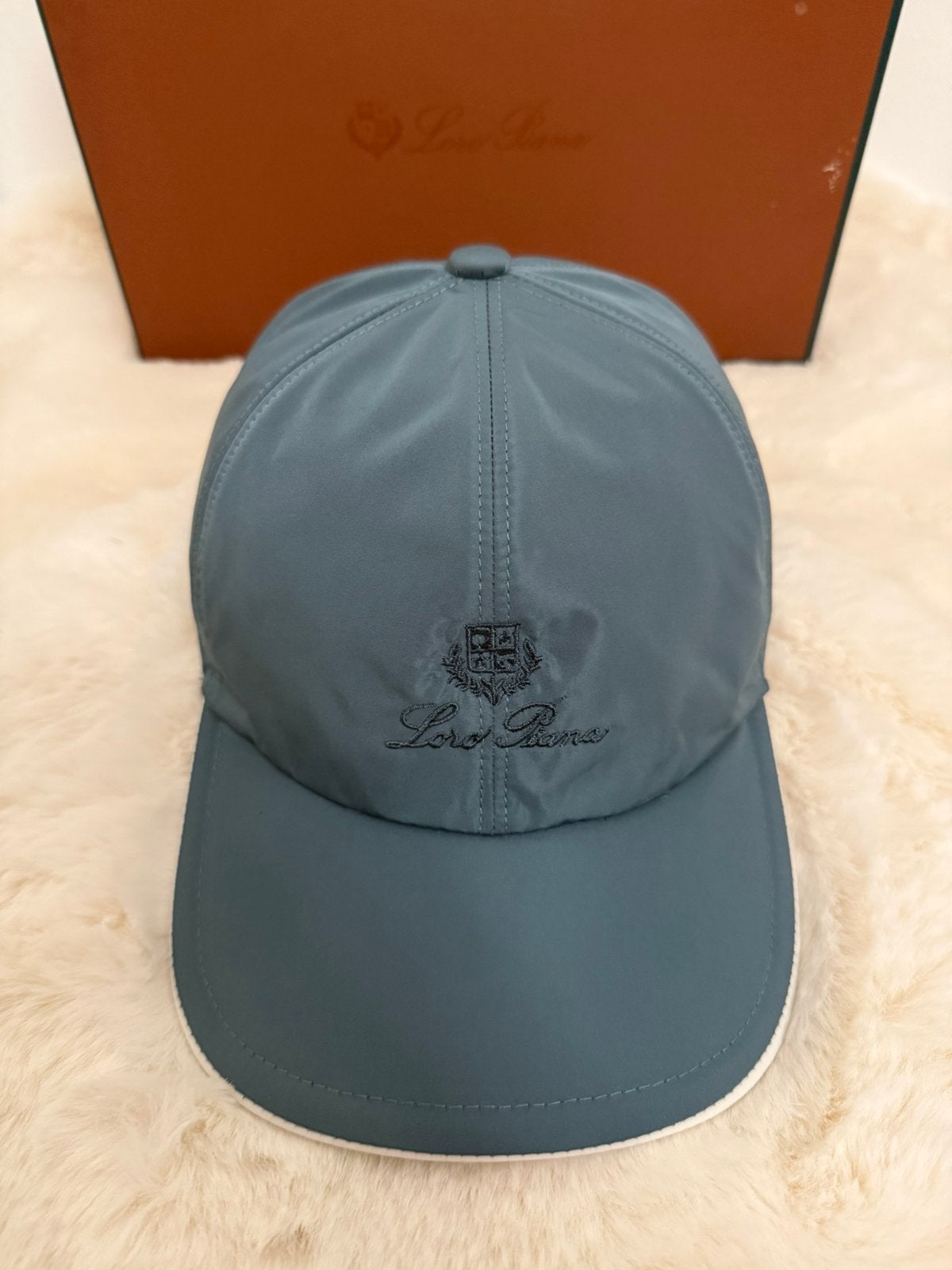 Foto 12 van Loro Piana Pet - 6 Kleuren