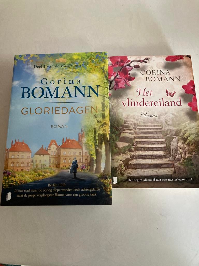 Corina Bomann Boeken: Gloriedagen & Het Vlindereiland, Ophalen of Verzenden, Gelezen, Nederland