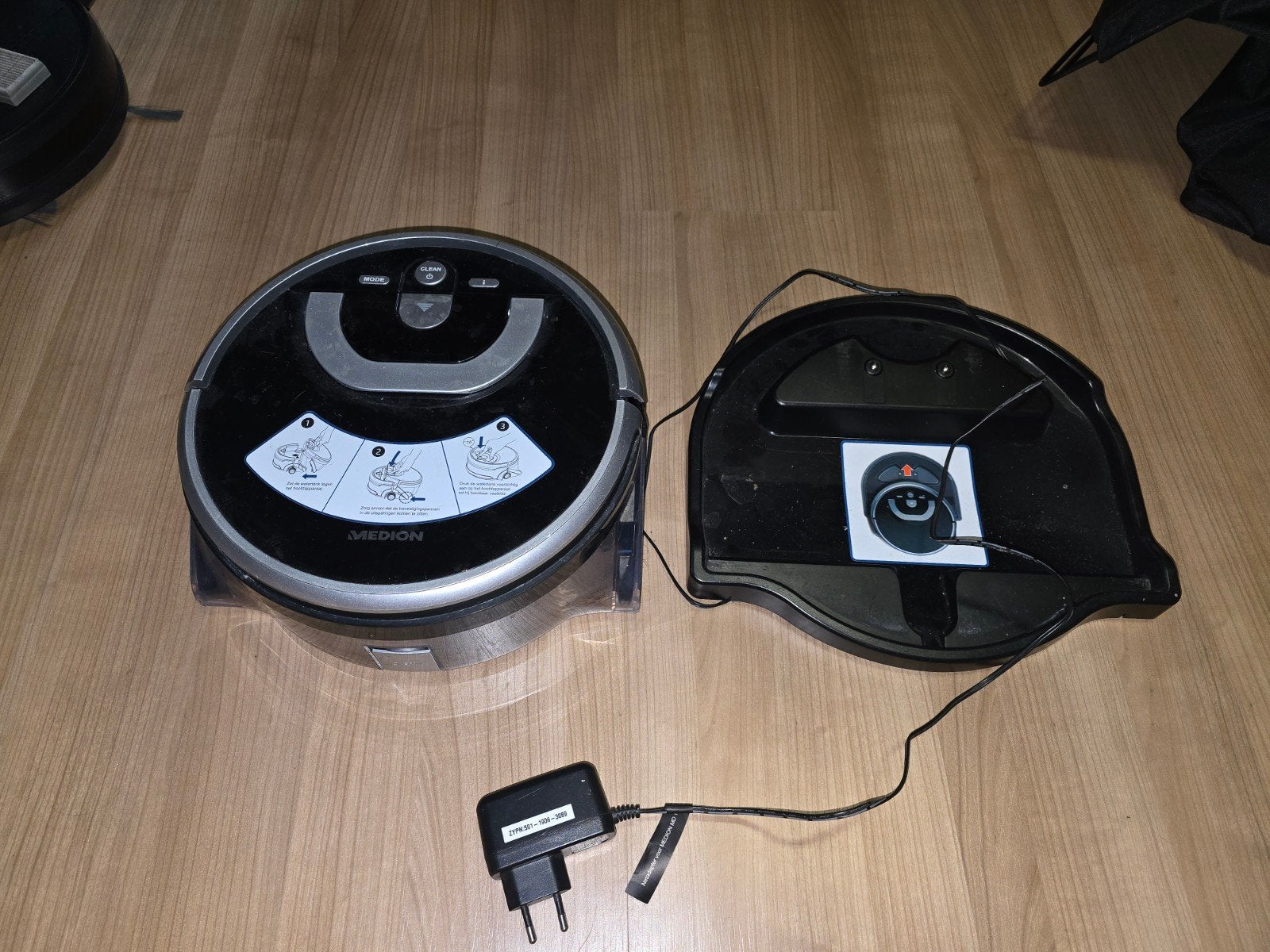 Medion Robotstofzuiger met Oplaadstation, Ophalen, Overige merken, Gebruikt, Robotstofzuiger