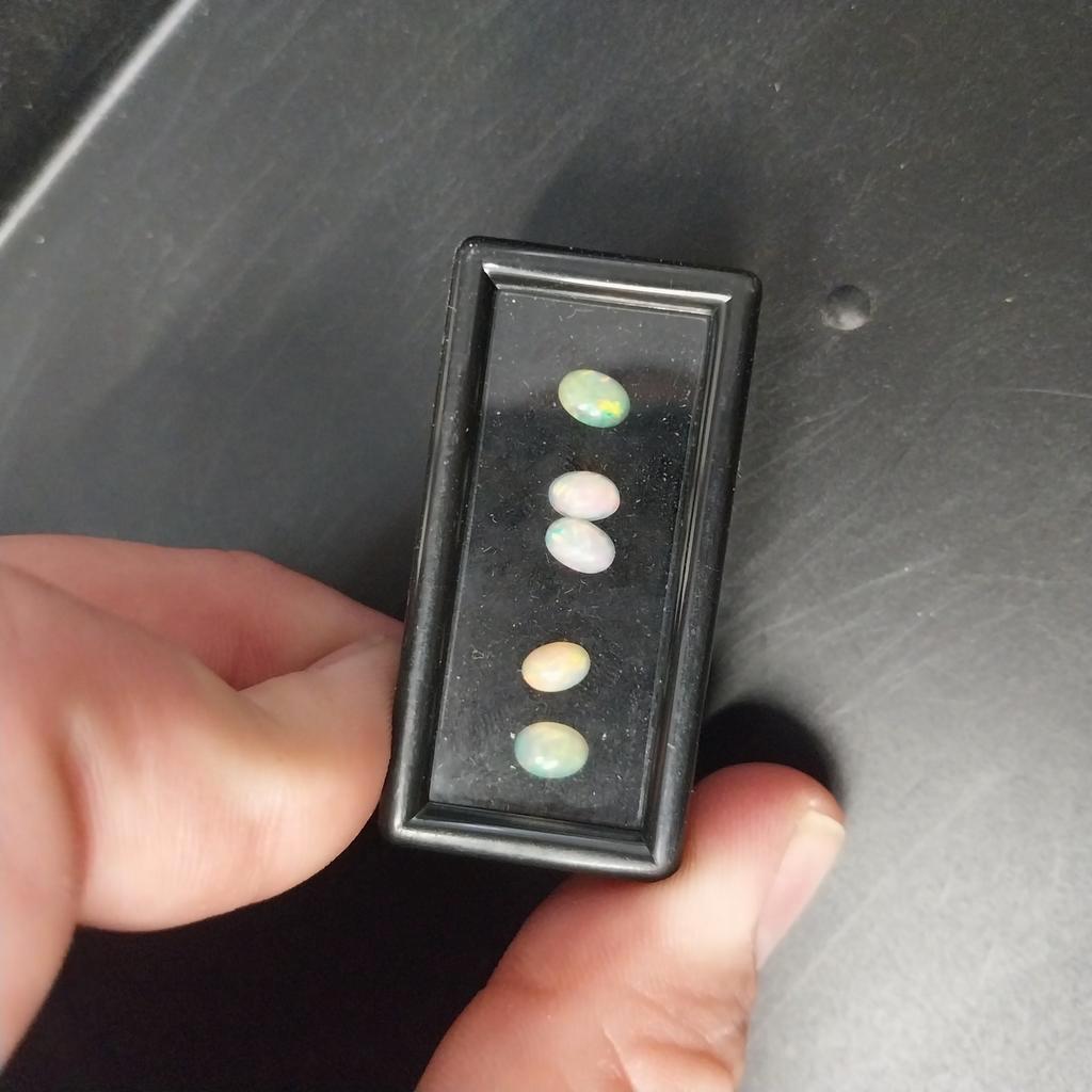 Lot met 5 ovale welo opaal cabochons, Ophalen of Verzenden