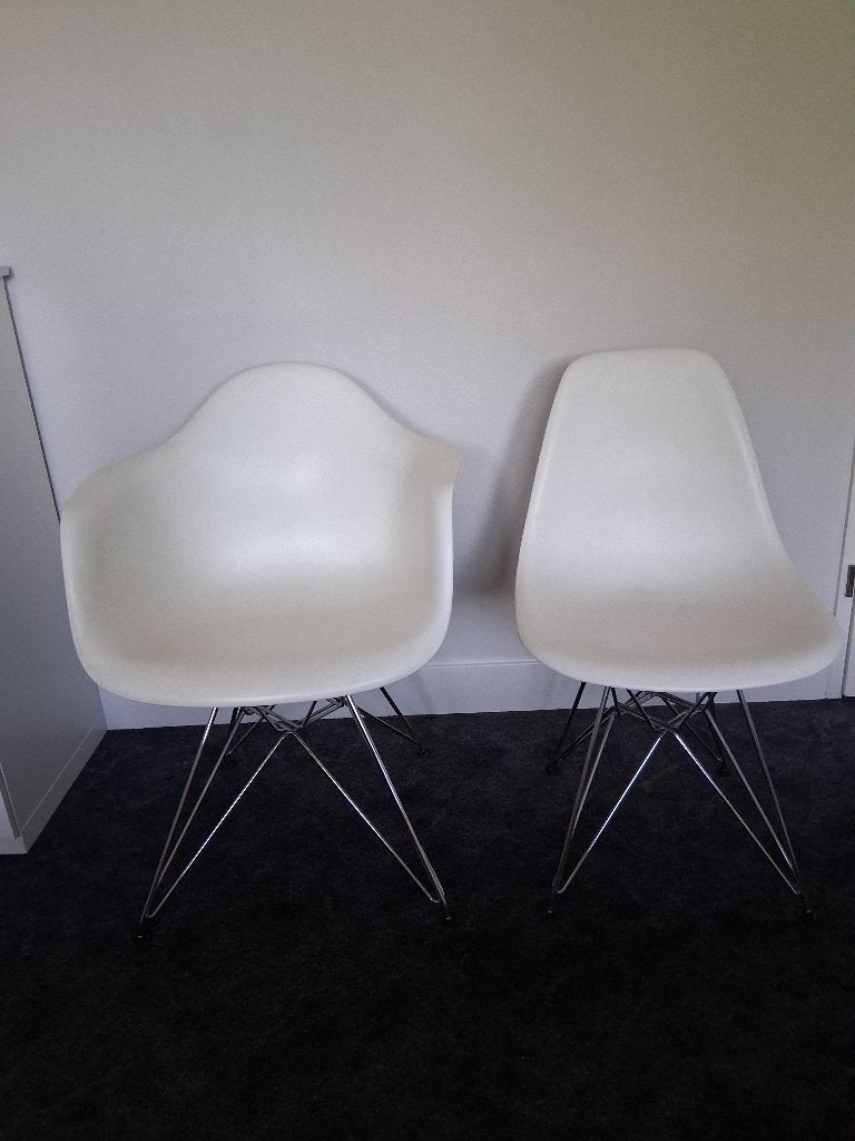 Acht Vitra Eames eetkamerstoelen - Wit met metalen onderstel, Ophalen, Gebruikt, Wit, Eames stijl, Modern, Design