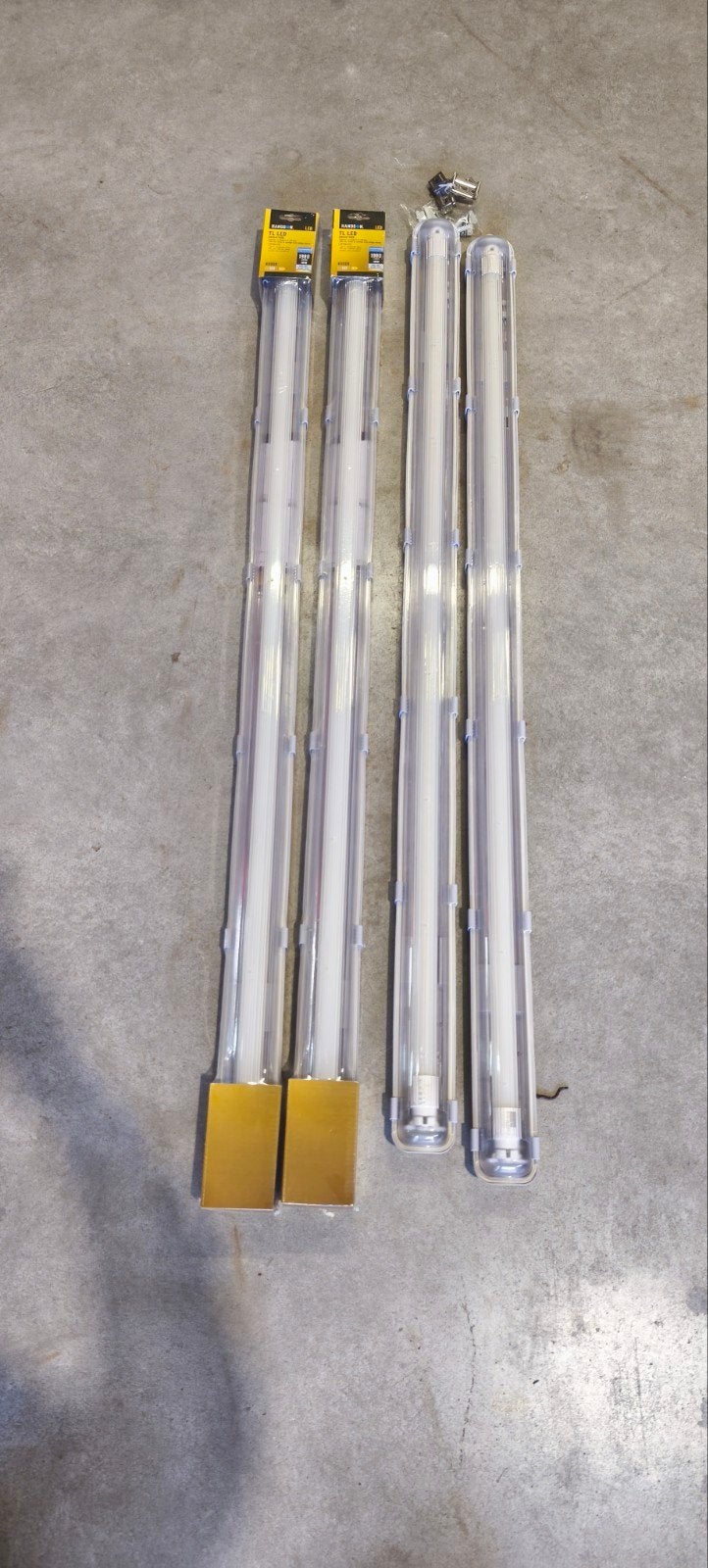 4 Led TL bakken waterdicht 1.20mtr., Ophalen, Kunststof, G13 (TL), LED