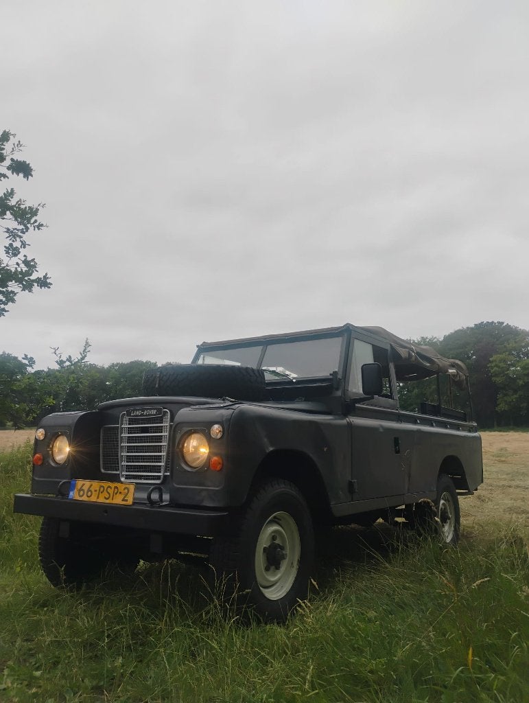 Land Rover, 1982, 109 Series III, Auto's, Land Rover, Particulier, 4x4, Series, Benzine, Cabriolet, Handgeschakeld, Geïmporteerd