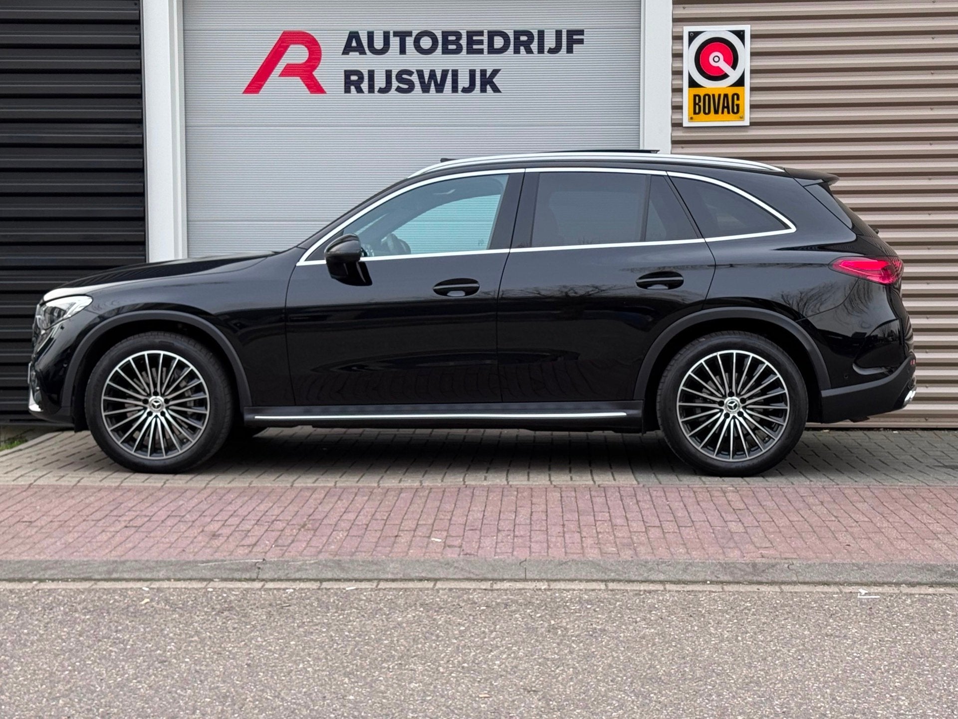 Mercedes-Benz GLC-klasse 200 4MATIC AMG Line Pano/Memory/Cam, Auto's, Automaat, Dealer onderhouden, Gebruikt, Euro 6