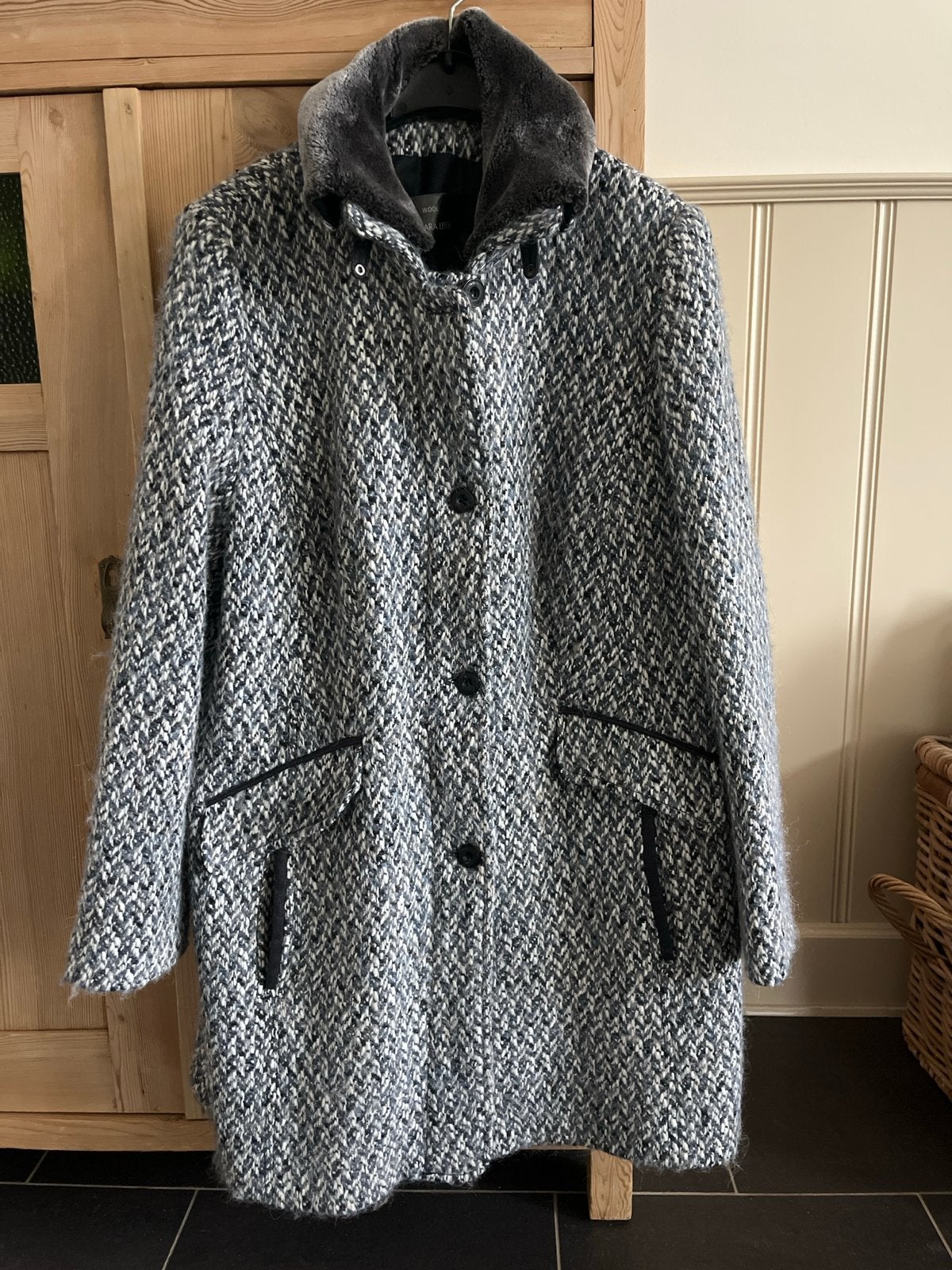 Barbara Lebek Winterjas Blauw/Grijs met Bontkraag maat 44, Ophalen of Verzenden, Gedragen, Blauw
