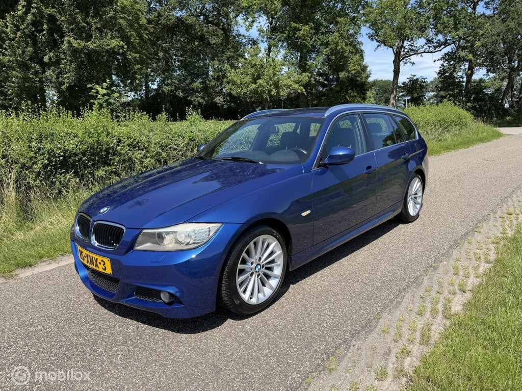 BMW 3-serie Touring 318i M Sport Edition | Nieuwe Ketting!, Auto's, Keurmerk '100% Onderhouden', Euro 5, 4 cilinders, Blauw