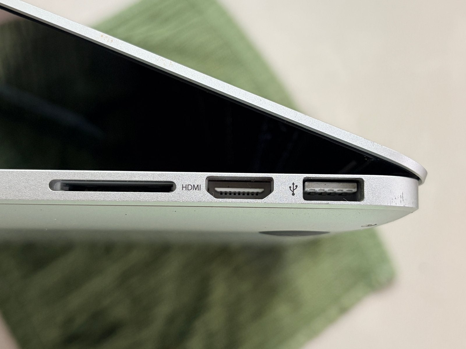 Foto 6 van MacBook Pro Retina 15” A1398 i7 16GB 1TB SSD MacOS Sequoia
