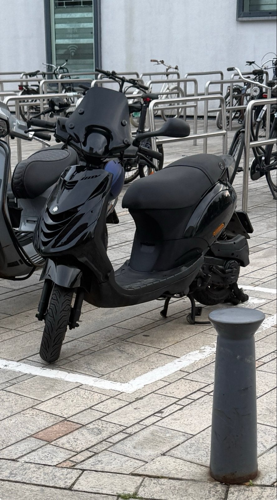 Sportieve Full Black Piaggio Zip SP - Wok, Fietsen en Brommers, Scooters | Piaggio, Ophalen, Gebruikt, Zip, Benzine