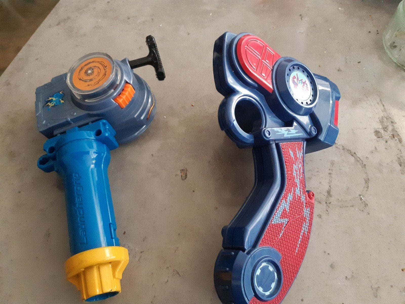 Beyblade Launchers - Set van 2, Kinderen en Baby's, Speelgoed | Overig, Gebruikt, Jongen of Meisje, Ophalen of Verzenden