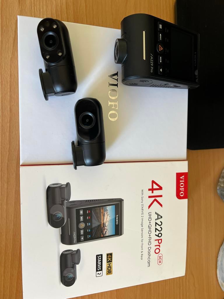 VIOFO A229 Pro 3CH 4K Dashcam - Nieuwstaat, Auto diversen, Dashcams, Zo goed als nieuw, Ophalen of Verzenden
