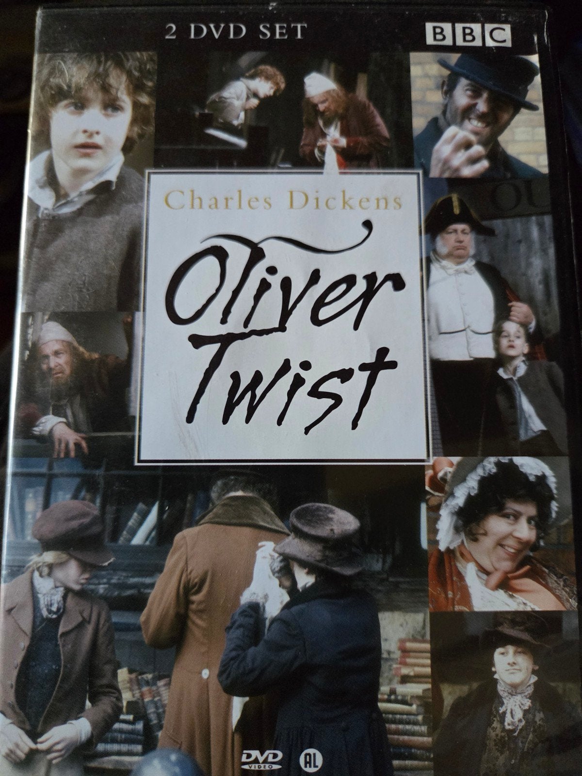 Oliver Twist Charles Dickens, Alle leeftijden, Drama, Ophalen of Verzenden, Zo goed als nieuw