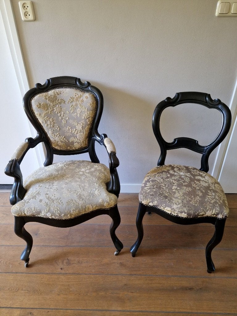 Antieke barok stoelen en stoof, Ophalen
