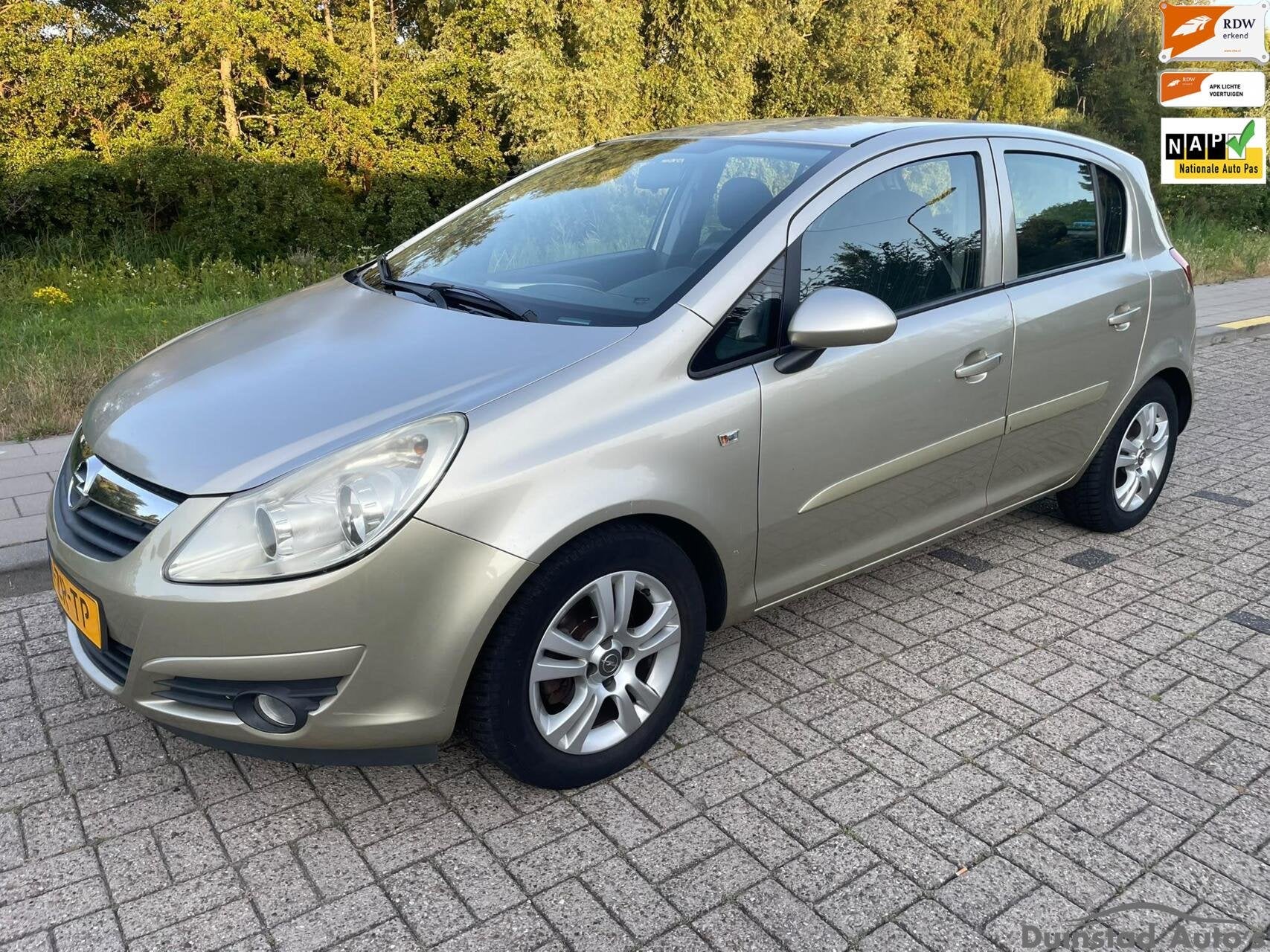 Opel Corsa 1.4-16V Cosmo|Vol Automaat|Airco|5drs|1ste Eig, 15 km/l, Gebruikt, 4 cilinders, Bedrijf