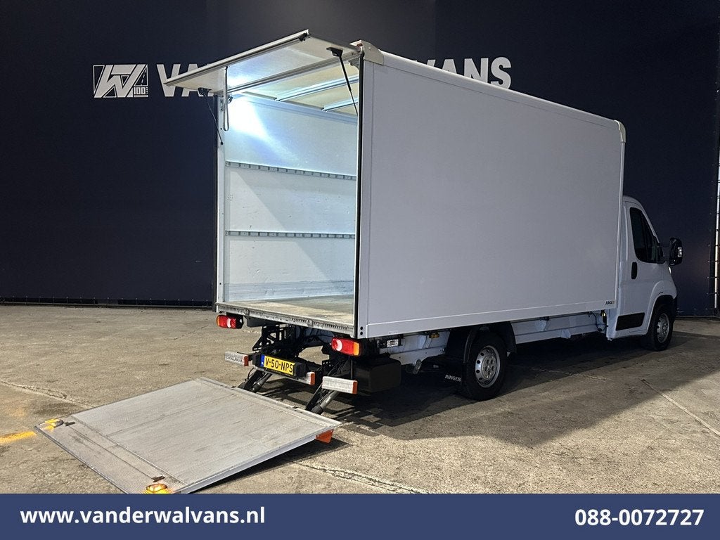 Peugeot Boxer 2.2 BlueHDi 141pk Bakwagen 436cm Lang Laadklep, Auto's, Voorwielaandrijving, Stof, Gebruikt, 4 cilinders