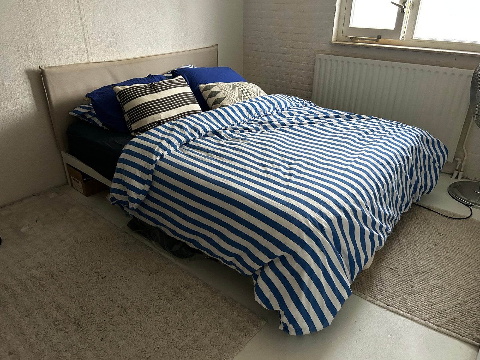 Tweepersoonsbed met lattenbodem en matras, Huis en Inrichting, Ophalen, Gebruikt, Wit, Tweepersoons