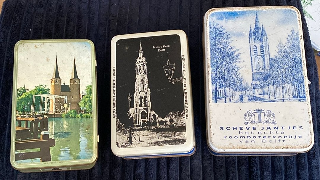 3 koekblikjes Delft, Ophalen of Verzenden, Gebruikt, Koek(jes)