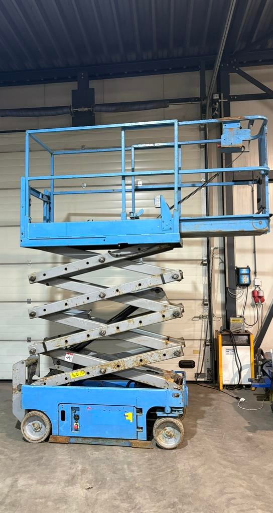 Te huur schaarhoogwerker 8 meter hoog, Ophalen