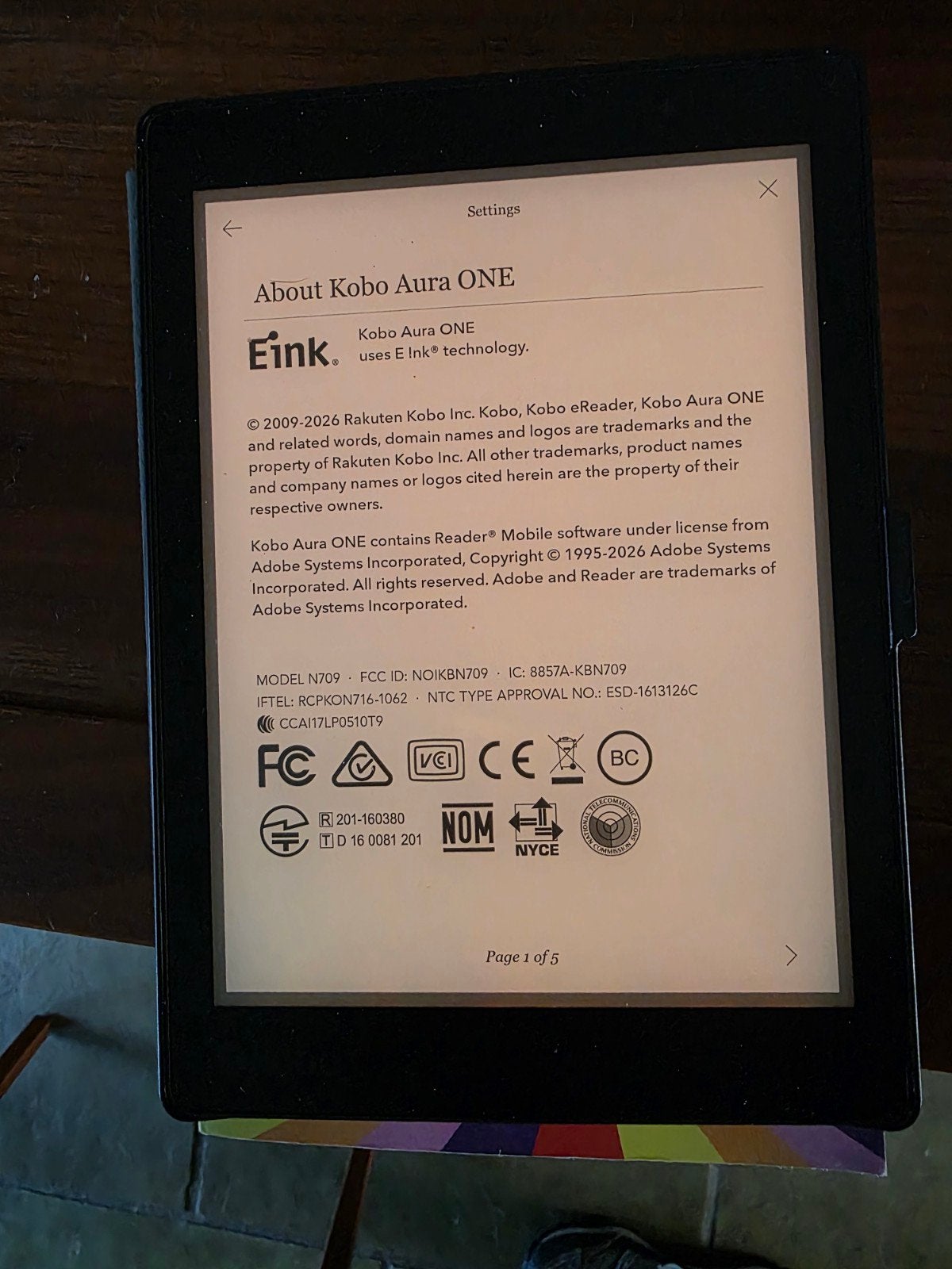 kobo aura one inclusief 2 sleepcovers, Computers en Software, E-readers, Ophalen of Verzenden, Gebruikt