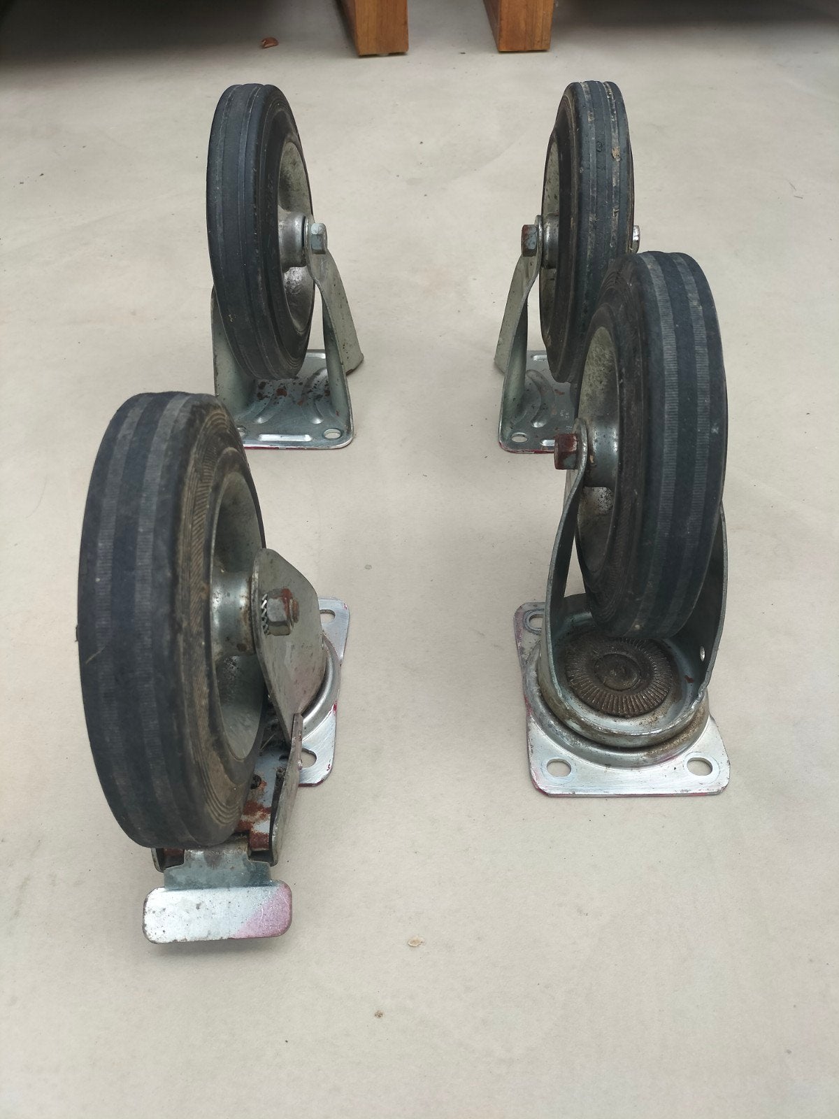 2 Bok wielen -2 Zwenkwielen 20cm, Doe-het-zelf en Verbouw, Zwenkwielen, Ophalen, Gebruikt