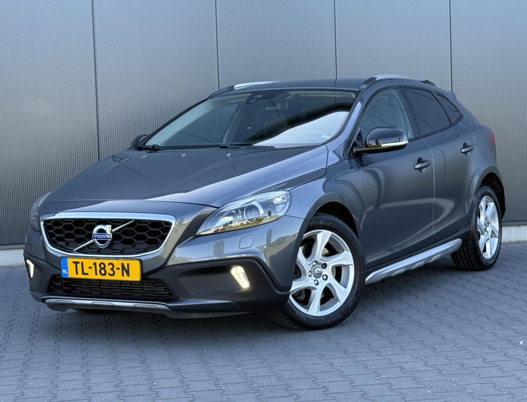 Volvo V40 Cross Country 2.5 T5 AWD Summum Leder - Xenon - 5, Automaat, Euro 5, Gebruikt, Leder