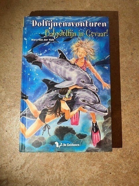 Boek: Dolfijnen avonturen (deel 6) - Babydolfijn in gevaar!, Mary van der Valk, Ophalen of Verzenden, Zo goed als nieuw, Fictie