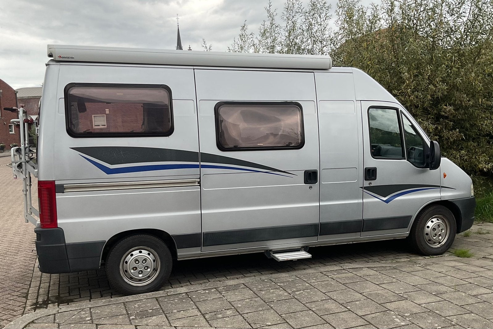 Te koop grijse buscamper fiat Ducato Globevan €23.000,=, Buscamper of Camperbus, Ringverwarming, Fiat, Tot en met 2