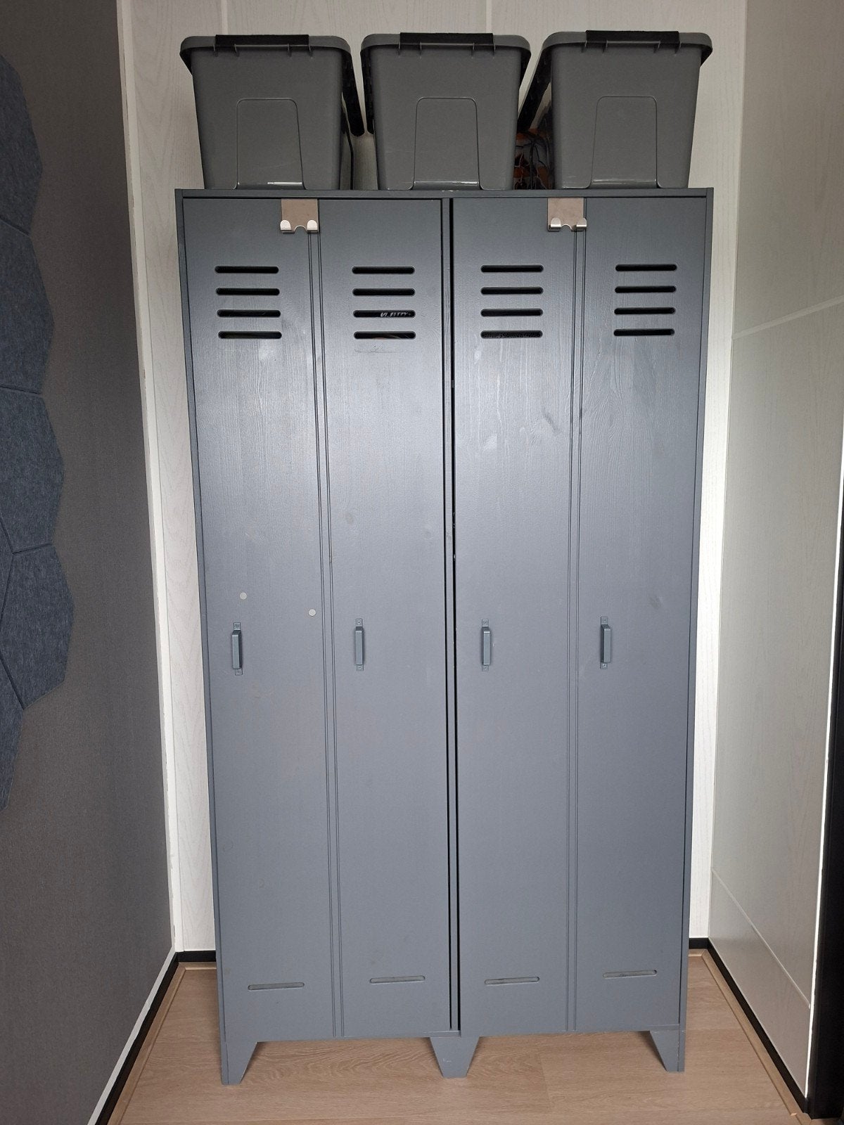 Grijze grenenhouten kledingkast van Karwei (102,5x187x40cm), Huis en Inrichting, Ophalen, 100 tot 150 cm, Gebruikt, Met deur(en)