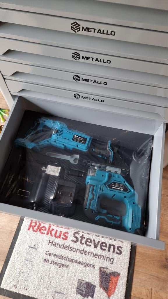 Metallo gereedschapwagen 10 laden gevuld 2 elektrische, Ophalen, Nieuw