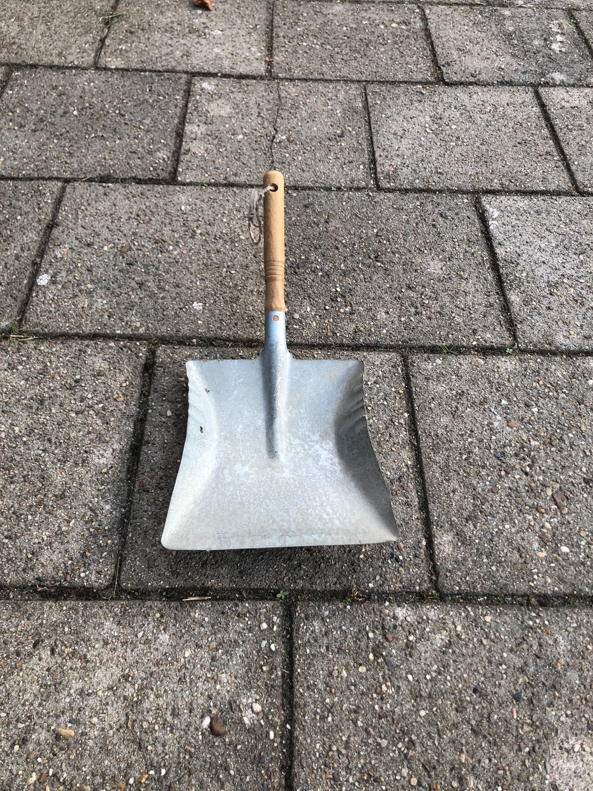 Handige schep voor tuin en klusjes, Ophalen of Verzenden, Gebruikt, Schop
