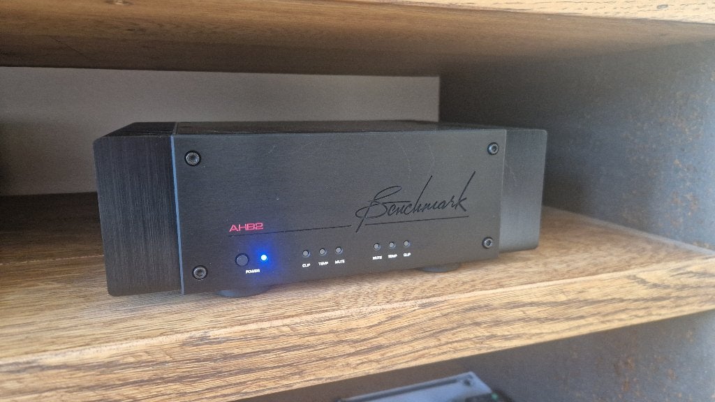 Benchmark AHB2 Eindversterker evt. met Luidsprekers te koop, Audio, Tv en Foto, Zo goed als nieuw, 120 watt of meer, Stereo, Ophalen