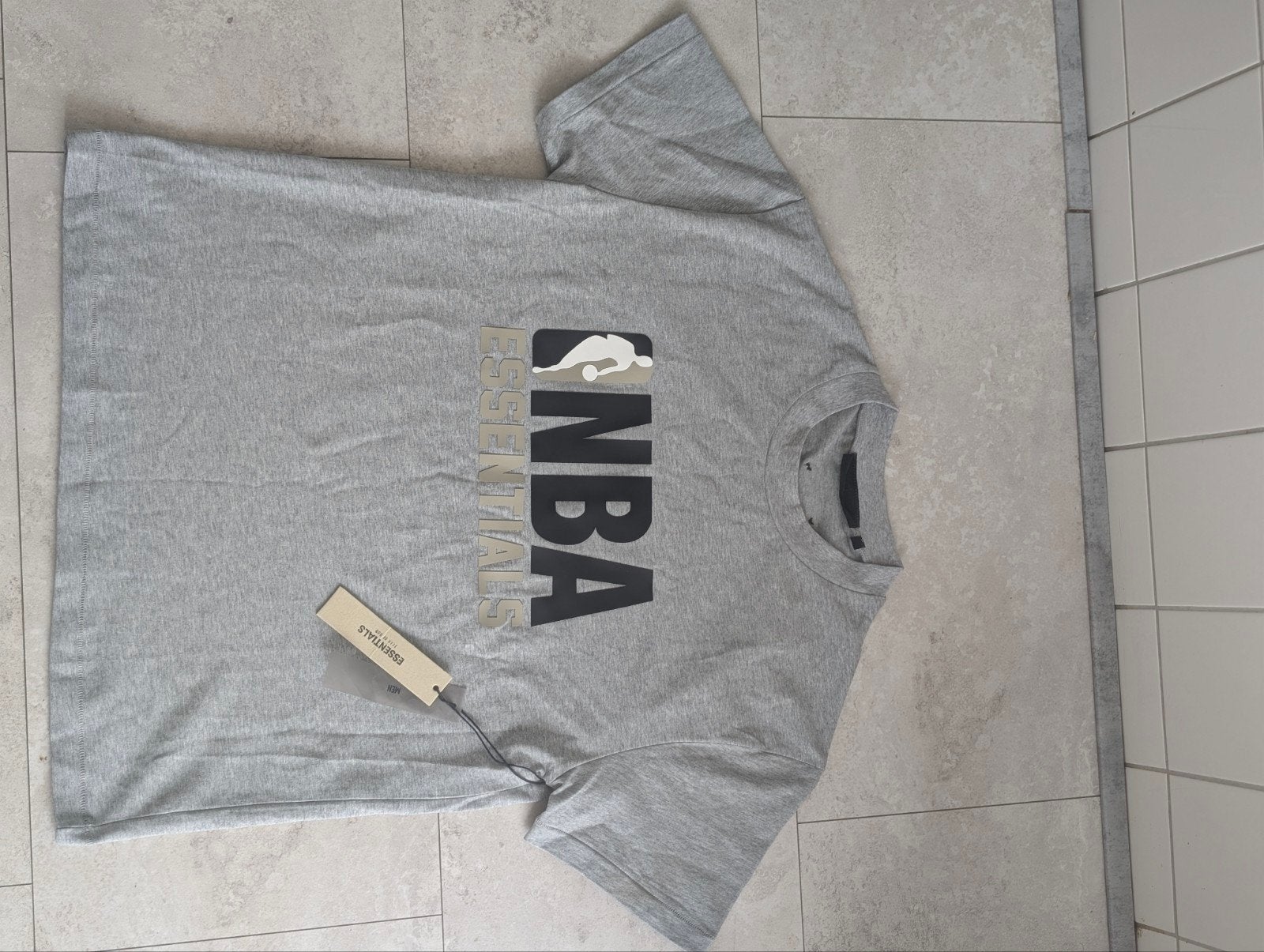 Essentials Fear of God NBA T-shirt grijs - Maat s valt als m, Maat 48/50 (M), Nieuw, Ophalen of Verzenden, Grijs