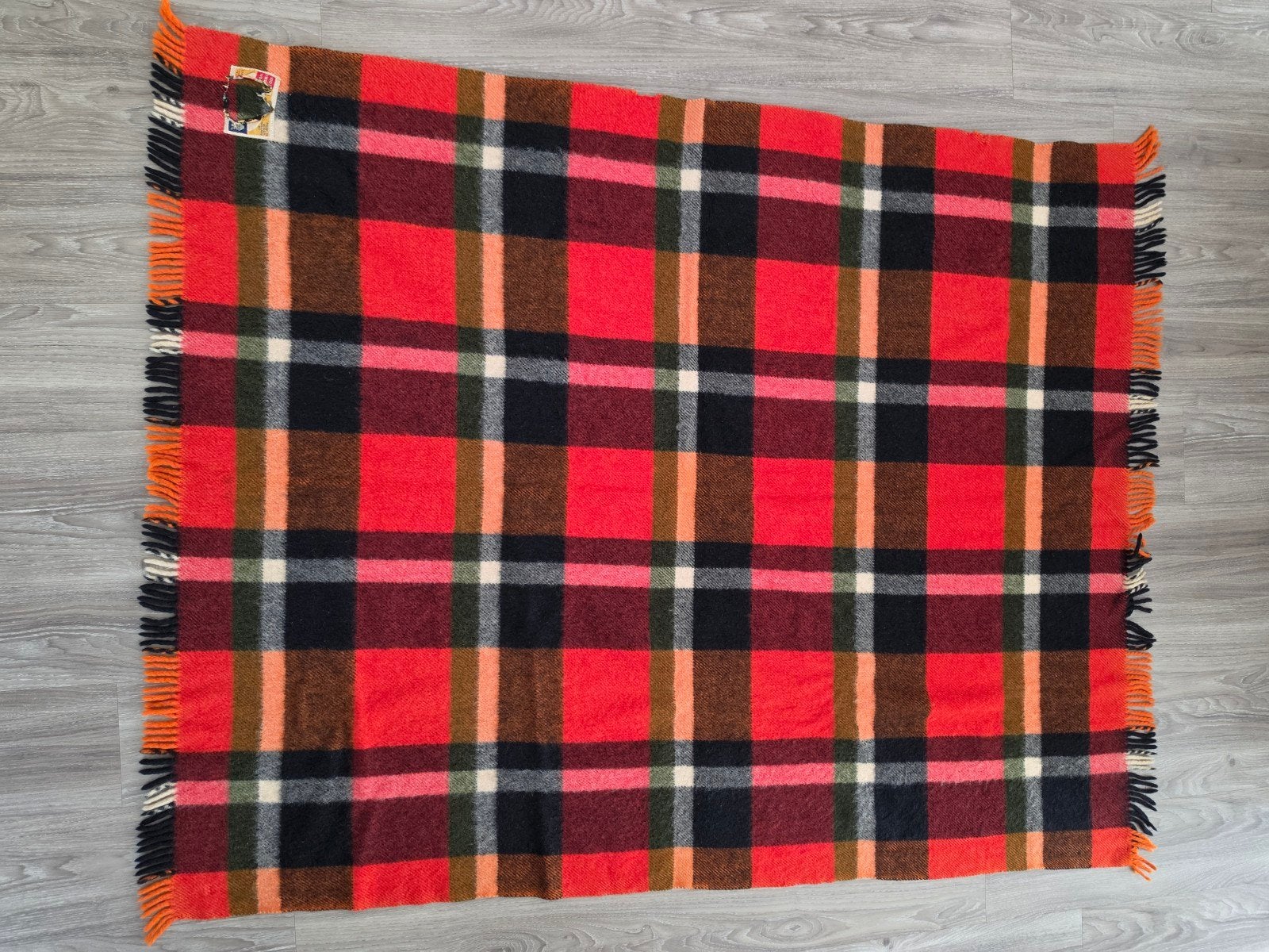 Vintage wollen plaid - Rood geruit - Made in Holland, Rood, Gebruikt, Wol, Met franjes/kwastjes