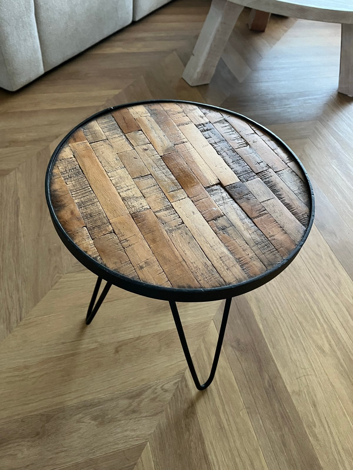 Ronde bijzettafel met houten blad en metalen poten, Ophalen, Minder dan 45 cm, Minder dan 55 cm, Rond