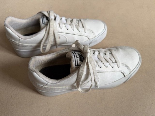 Witte schoenen maat 37,5 wit, Wit, Nike, Ophalen of Verzenden, Sneakers of Gympen